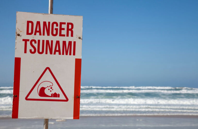 Alerte tsunami en Polynésie française : des vagues de 3 mètres attendues après un puissant séisme dans le Pacifique